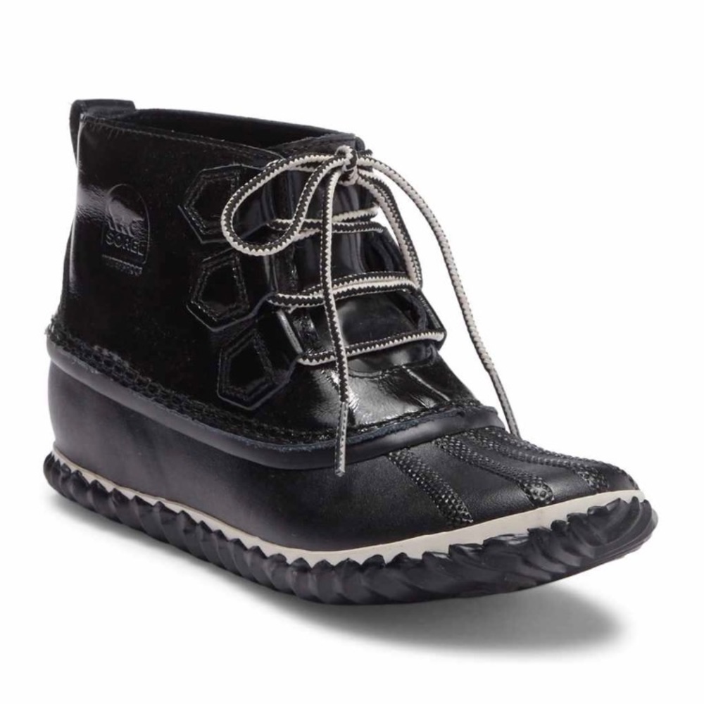 NWT Sorel Out N About Bootie, Black, size 8